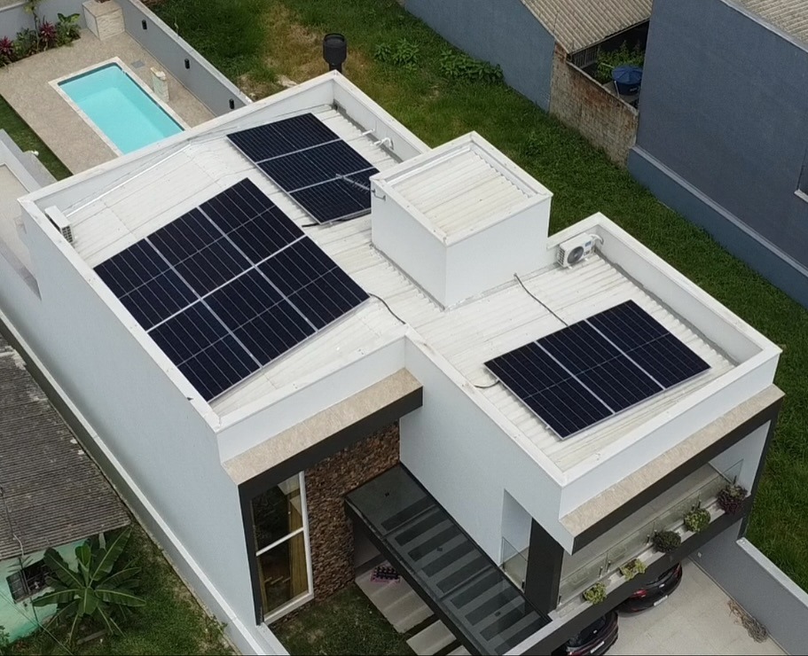 Sistema de energia solar residencial instalado pela Vivant Solar